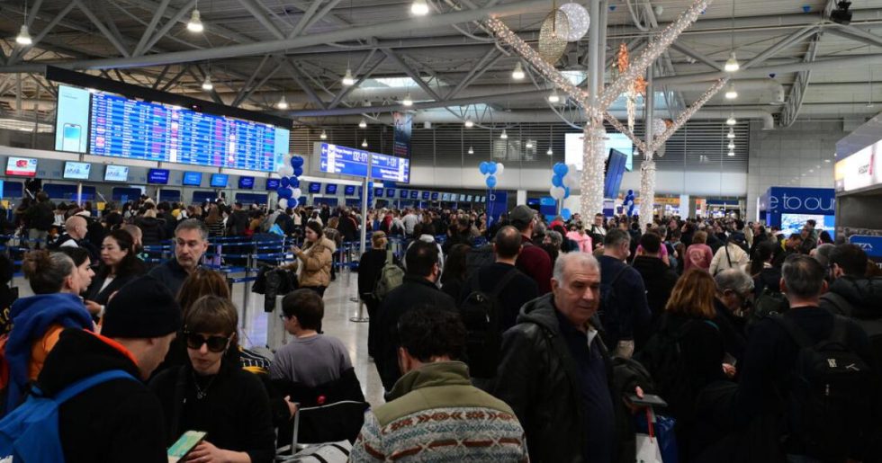 Ταλαιπωρία από σήμερα στον έλεγχο διαβατηρίων του «Ελευθέριος Βενιζέλος»